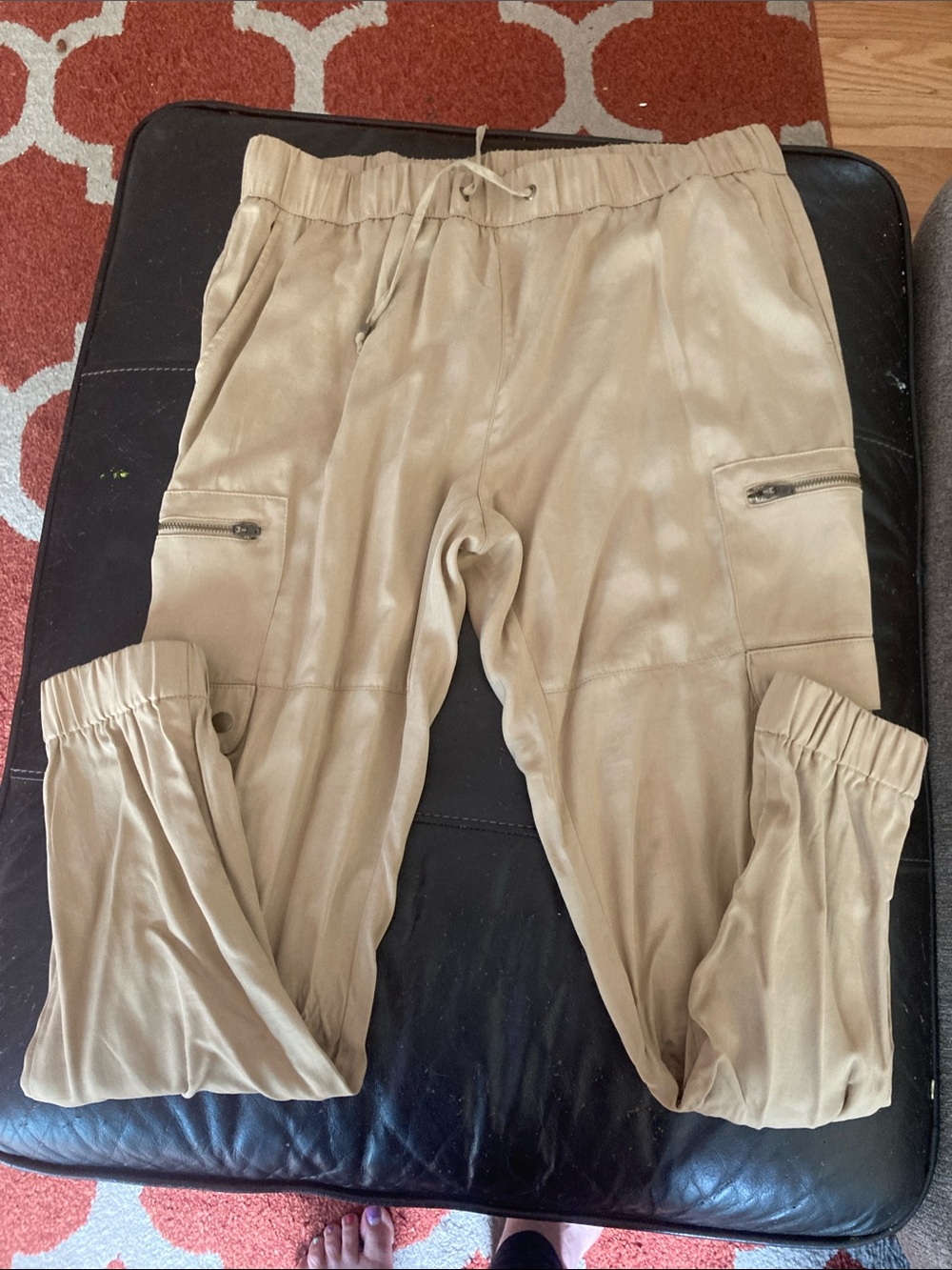 Banana Republic Women's Beige Cropped Cargo Joggers